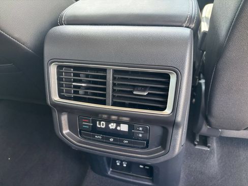 Used 2026 Volkswagen Atlas SE AWD/4WD image 24