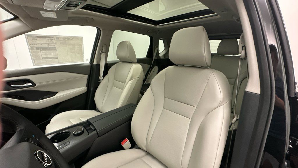 New 2026 Nissan Rogue Dark Armor AWD/4WD image 9