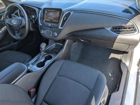 Used 2021 Chevrolet Malibu LT FWD image 21