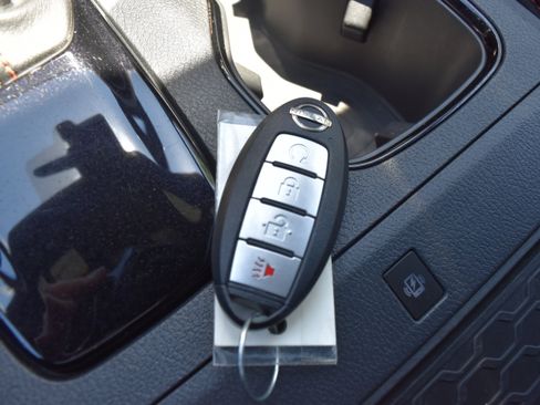 Used 2022 Nissan Frontier PRO-4X AWD/4WD image 28