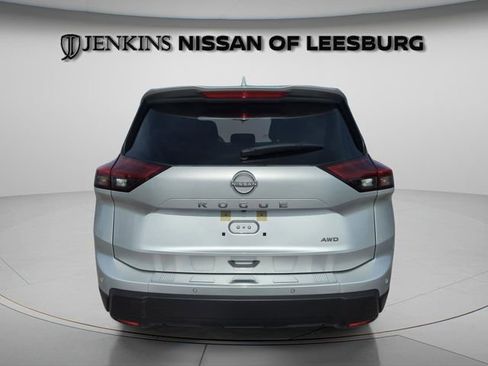 Certified 2025 Nissan Rogue SV w/ SV Premium Package image 9