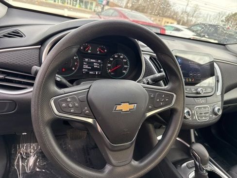 Used 2024 Chevrolet Malibu LT image 29