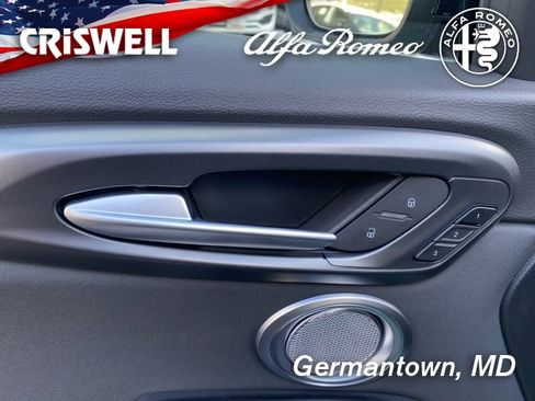 New 2025 Alfa Romeo Tonale w/ Premium Package image 18