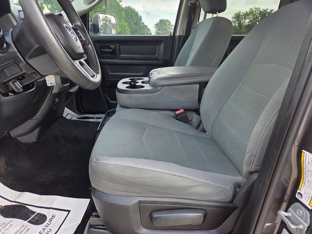 Used 2015 RAM 2500 Tradesman w/ Chrome Appearance Group AWD/4WD image 12