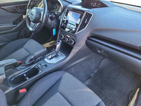 Used 2022 Subaru Crosstrek 2.0i Premium image 18