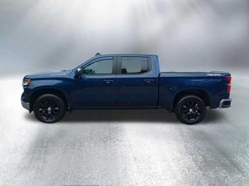 Used 2022 Chevrolet Silverado 1500 LT AWD/4WD image 2