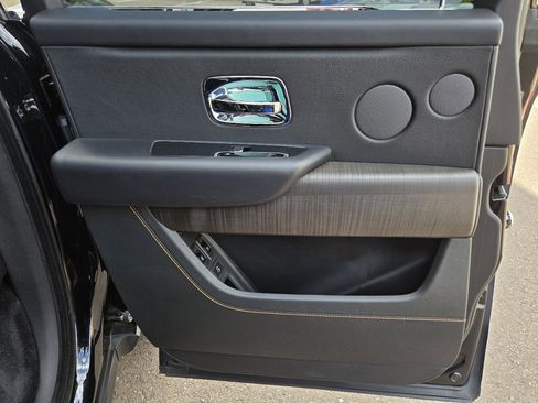 Used 2020 Rolls-Royce Cullinan Black Badge image 51