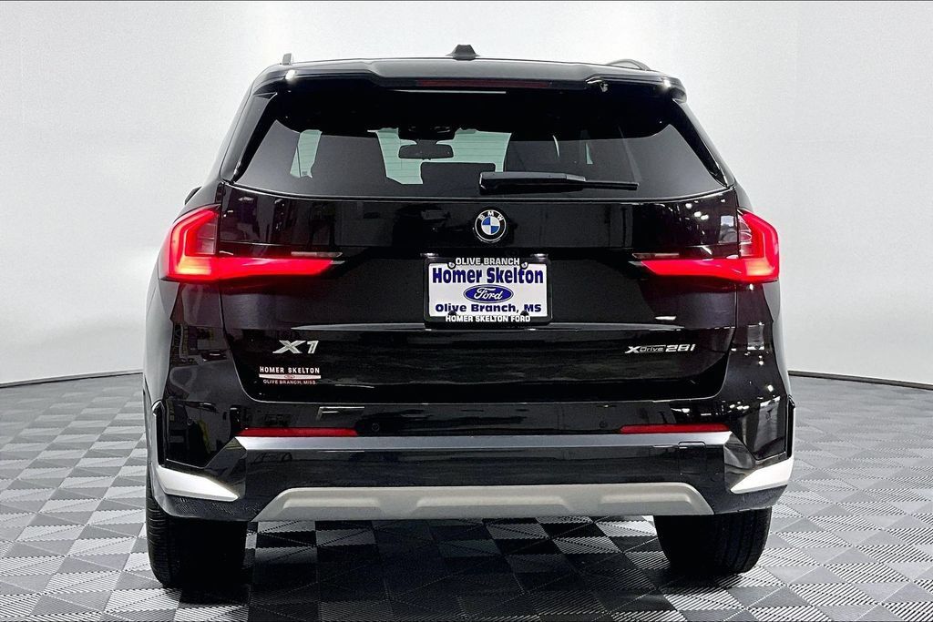 Used 2025 BMW X1 xDrive28i AWD/4WD image 4