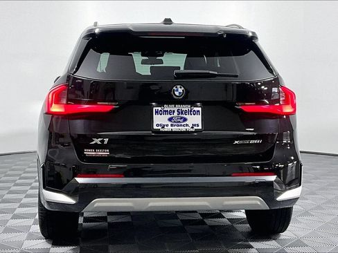 Used 2025 BMW X1 xDrive28i AWD/4WD image 4