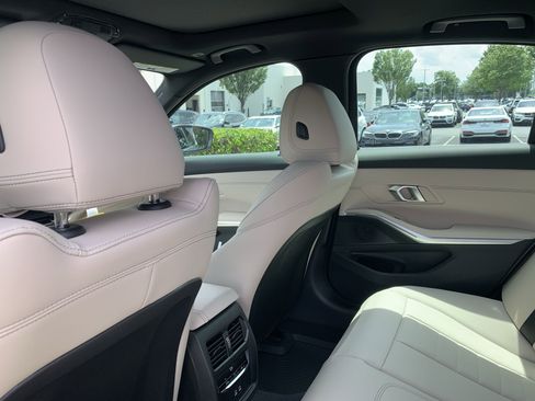 Certified 2025 BMW 330i Sedan w/ Premium Package image 34