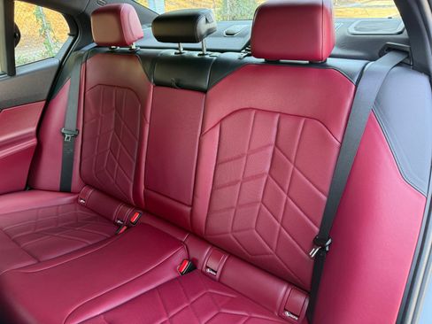 Used 2024 BMW i5 eDrive40i w/ Executive Package image 28