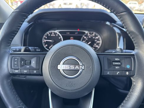 Used 2023 Nissan Pathfinder SL image 15