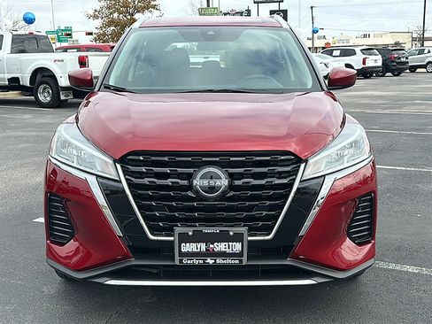 Used 2024 Nissan Kicks SV image 11