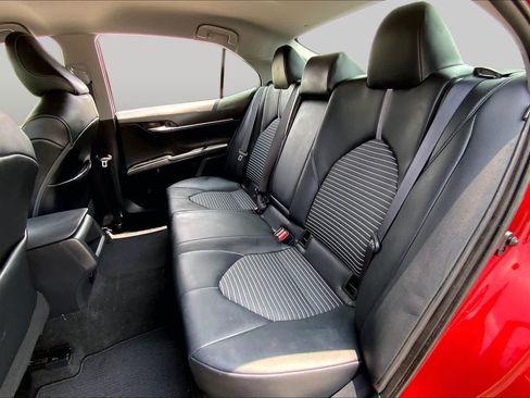 Used 2020 Toyota Camry SE FWD image 20