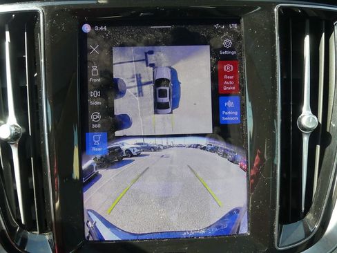 Used 2024 Volvo S60 B5 Plus w/ Climate Package image 9