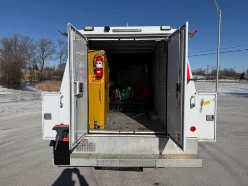Used 2019 Mercedes-Benz Sprinter 170 w/ Chrome Grille Package image 11