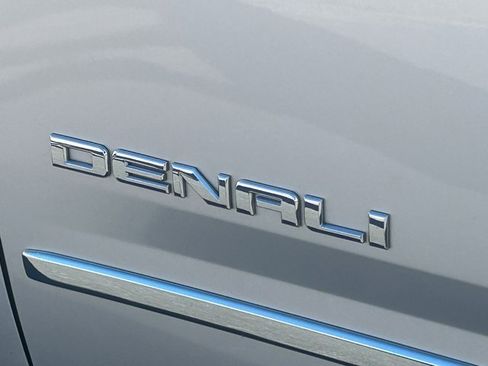 Used 2019 GMC Yukon Denali w/ Open Road Package image 12