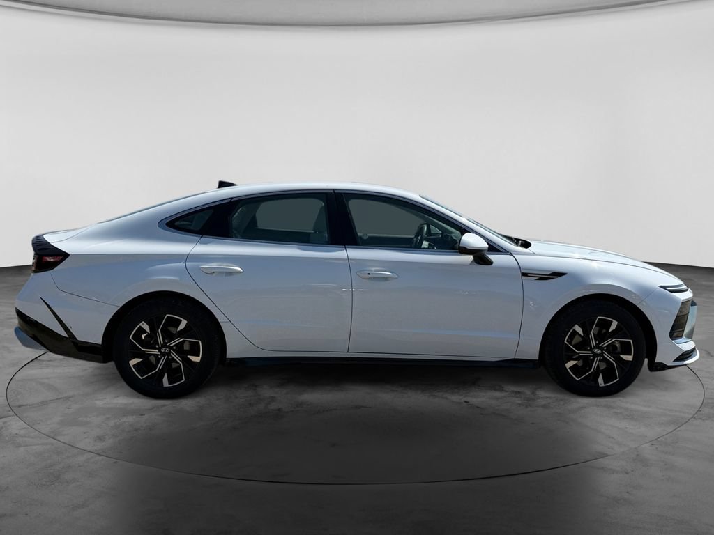Used 2025 Hyundai Sonata SEL FWD image 10