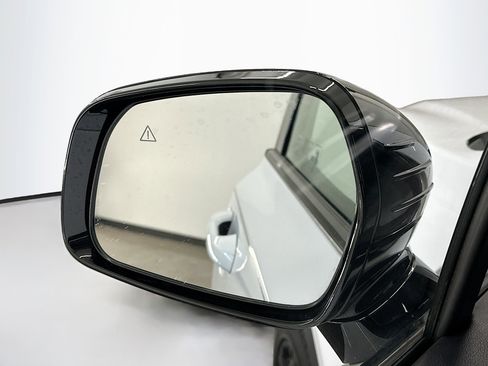 Used 2024 Kia Sorento SX image 16