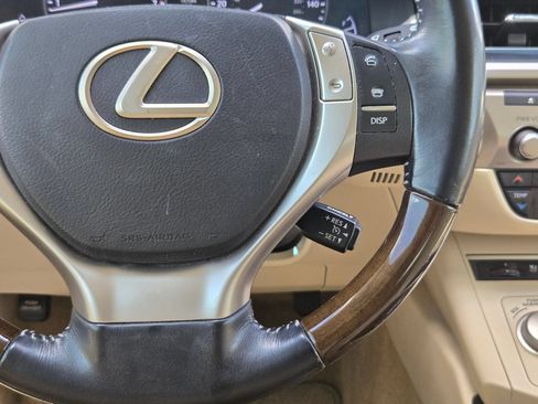 Used 2015 Lexus ES 350 w/ Premium Package FWD image 23