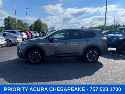Used 2024 Nissan Rogue SV FWD image 2