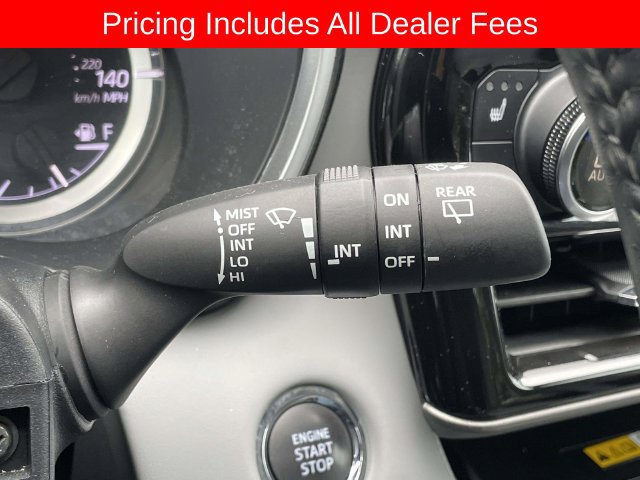 Used 2023 Toyota Highlander XLE FWD image 23