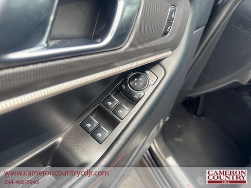 Used 2025 Ford Explorer ST-Line w/ ST-Line Street Pack AWD/4WD image 11