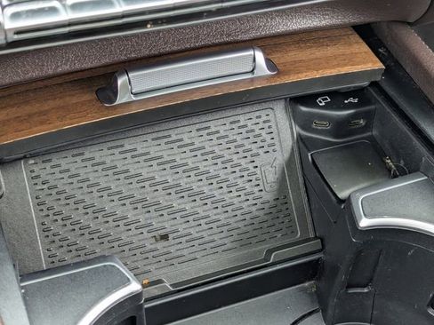 Used 2020 Mercedes-Benz GLE 350 4MATIC image 23