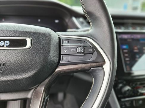 Used 2022 Jeep Grand Cherokee Limited image 26