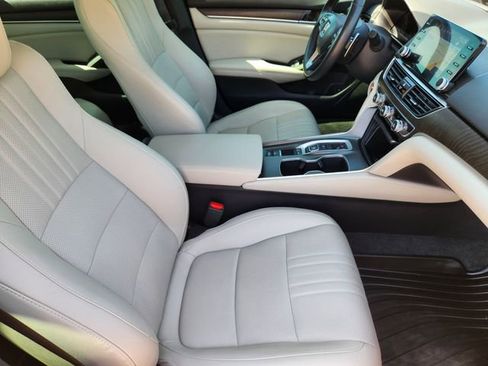 Used 2021 Honda Accord Touring image 14