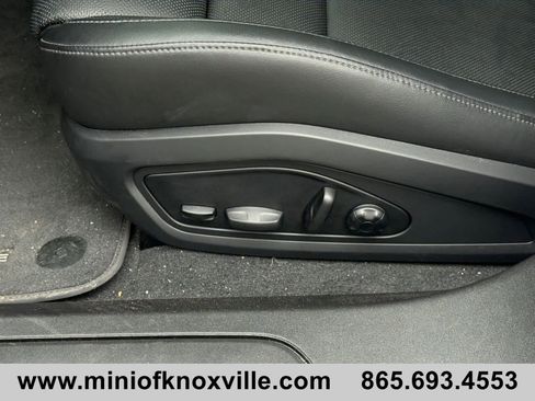 Used 2023 Porsche Taycan image 11