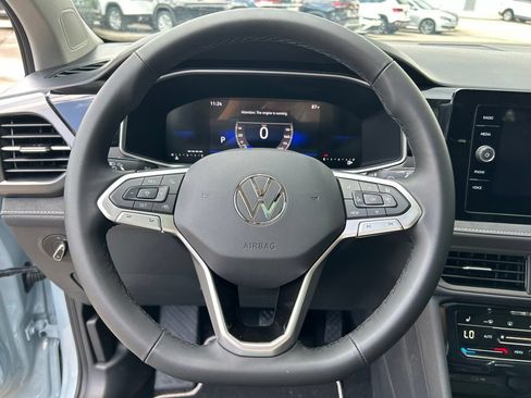 New 2026 Volkswagen Taos SE FWD image 22