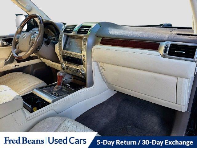 Used 2016 Lexus GX 460 w/ Premium Package AWD/4WD image 36