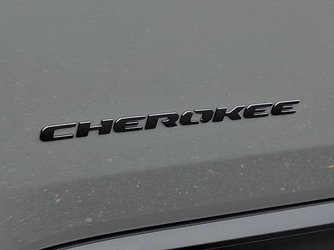 Used 2026 Jeep Cherokee Laredo AWD/4WD image 33
