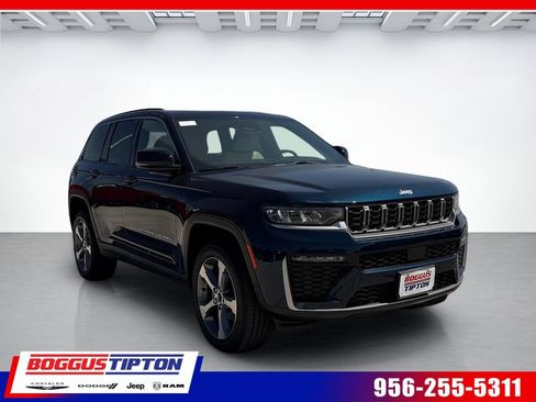 New 2026 Jeep Grand Cherokee Limited RWD image 1