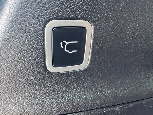 Used 2025 Chrysler Pacifica Limited FWD image 26