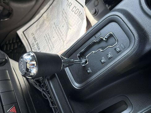 Used 2018 Jeep Wrangler Unlimited Sport S AWD/4WD image 19