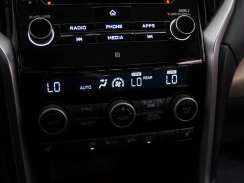 Used 2020 Subaru Ascent Limited w/ Popular Package #3 AWD/4WD image 25