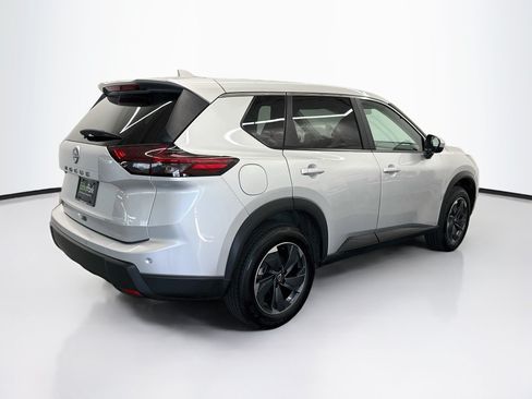 Used 2025 Nissan Rogue SV FWD image 9