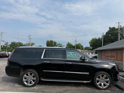 Used 2019 Cadillac Escalade ESV Luxury AWD/4WD image 6