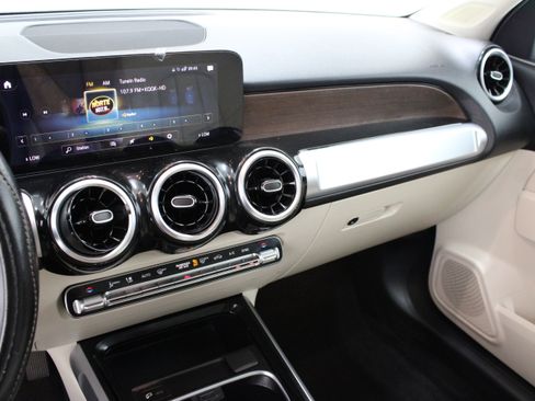 Used 2022 Mercedes-Benz GLB 250 image 16
