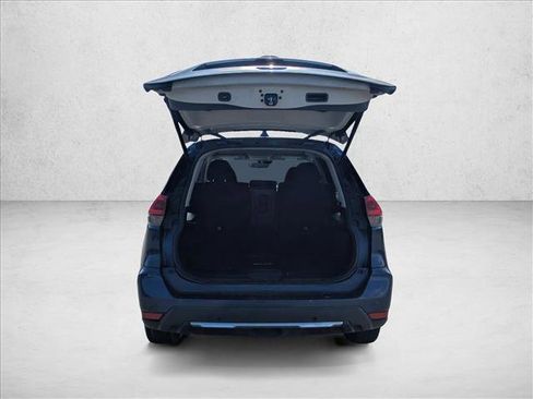 Used 2019 Nissan Rogue SV image 6