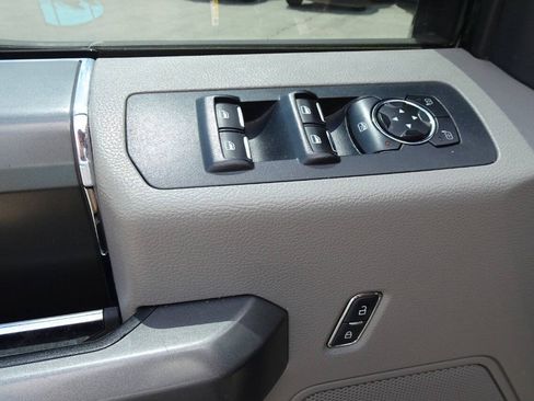 Used 2015 Ford F150 XLT w/ Equipment Group 302A Luxury AWD/4WD image 16