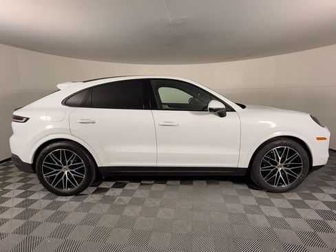 Certified 2025 Porsche Cayenne Coupe image 8