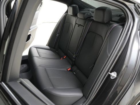 Used 2025 BMW M5 w/ Executive Package image 54