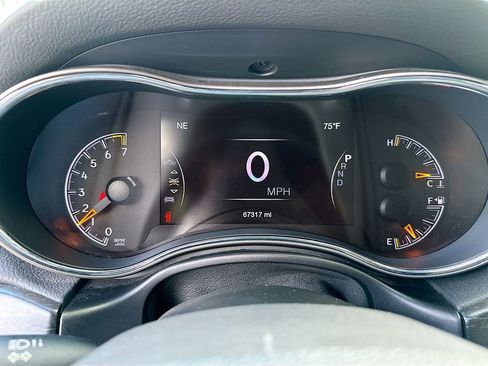 Used 2018 Jeep Grand Cherokee Laredo image 13