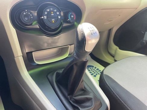 Used 2012 Ford Fiesta S image 9