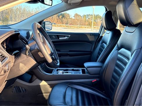 Used 2024 Ford Edge SEL image 13
