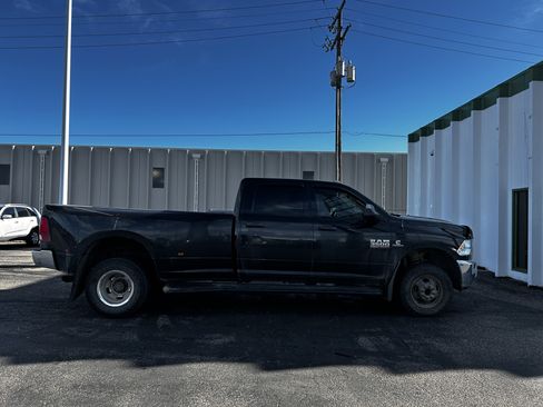 Used 2018 RAM 3500 Tradesman w/ Chrome Appearance Group image 6