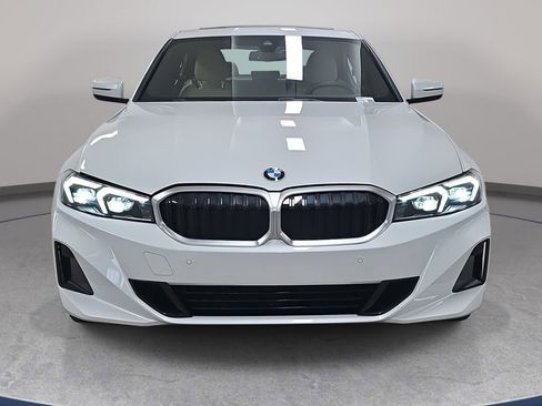 Used 2025 BMW 330i Sedan w/ M Sport Package image 3